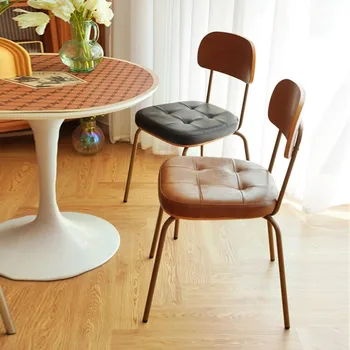 INS Скандинавските ретро леки Луксозни трапезни столове от желязо кожата с облегалка, столче за грим, модерно обзаведен хол, една проста кафене