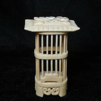 YIZHU CULTUER ART H 8,2 см Китайска ръчна дърворезба, Декорация във формата на клетки за крикет под формата на водни кончета къща