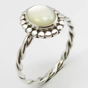 Веревочное пръстен с полудрагоценным камък, размер 11, стил