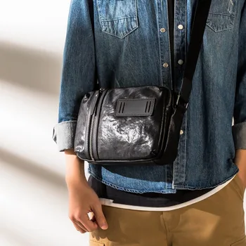 Една проста ежедневна луксозна мъжка черна квадратна чанта-месинджър от телешка кожа на първия слой, ретро дизайнерска чанта за работа на открито, ipad, чанта през рамо