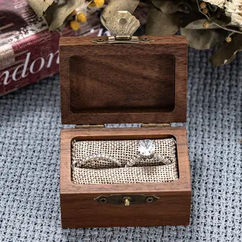 Персонални дървена кутия за пръстени за сватбената церемония Предложение за включването и Изработени по поръчка кутия за съхранение на бижута носител с размер на отворите гравиране
